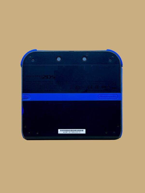 Nintendo 2DS: Schwarz/Blau (Model FTR-001) - Image 2