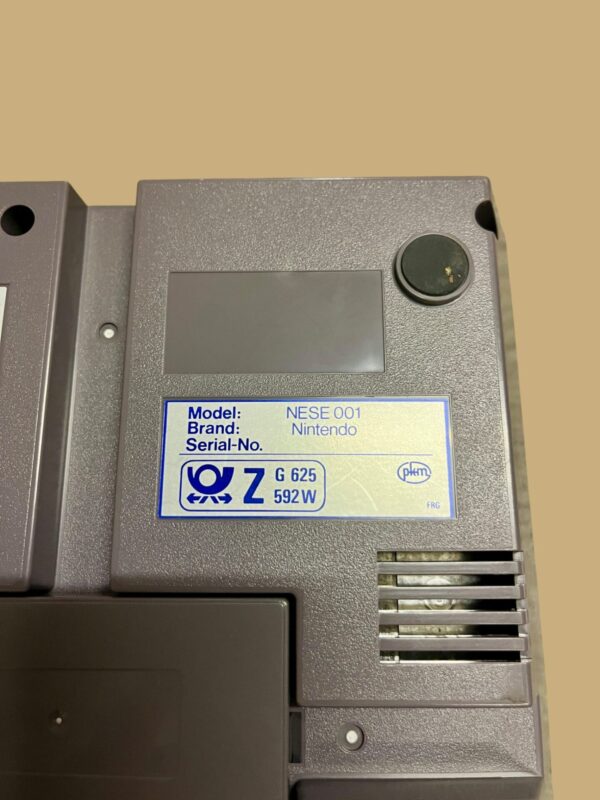 Nintendo Entertainment System (NES) - Model NESE 001 – Bild 4