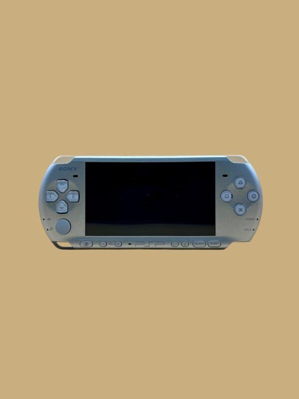 Sony PlayStation Portable (PSP) Slim & Lite: Silber (Model PSP3004) – Bild 4
